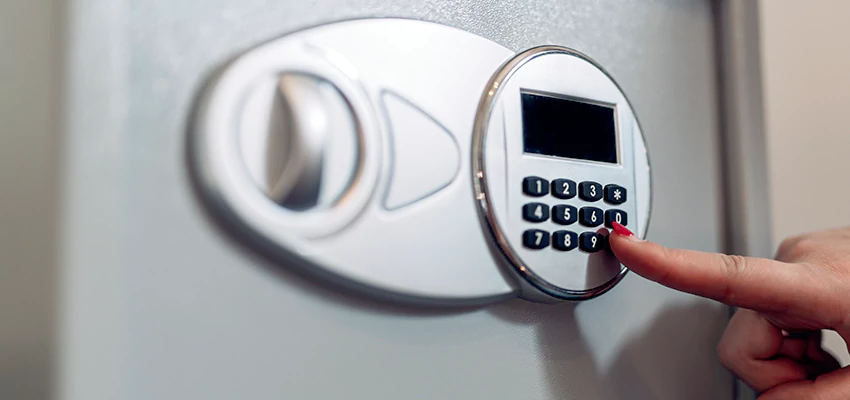 Jewelry Safe Cracking in Orlando, Florida