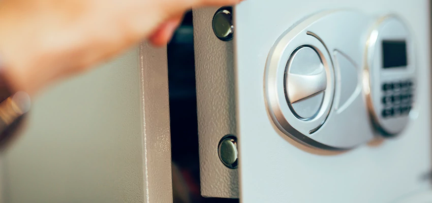 Fingerprint Safe Openers in Orlando, FL