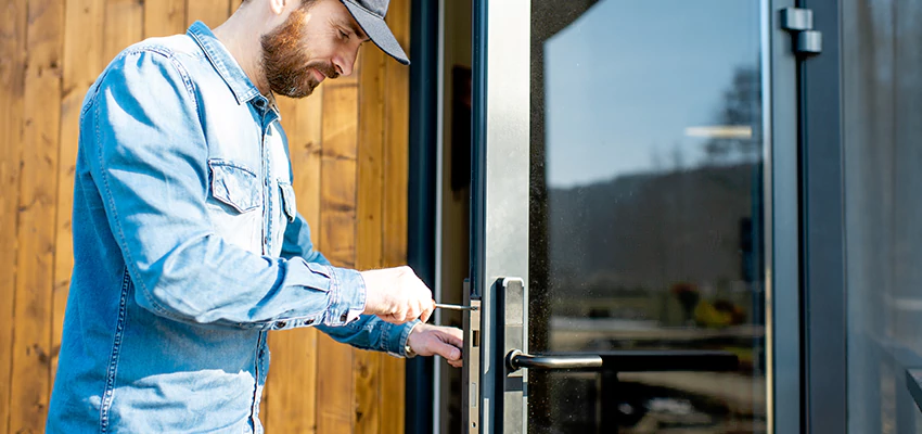 Frameless Glass Storefront Door Locks Replacement in Orlando, FL
