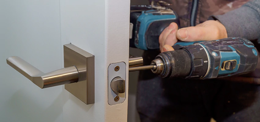 Broken Door Handle Lock Repair in Orlando, Florida