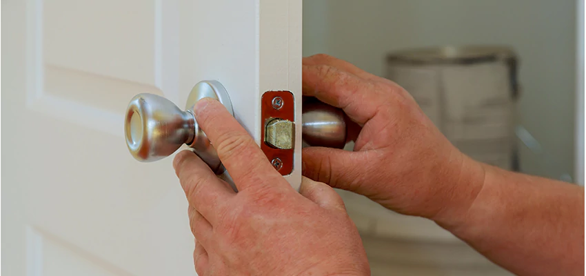 AAA Locksmiths For lock Replacement in Orlando, Florida