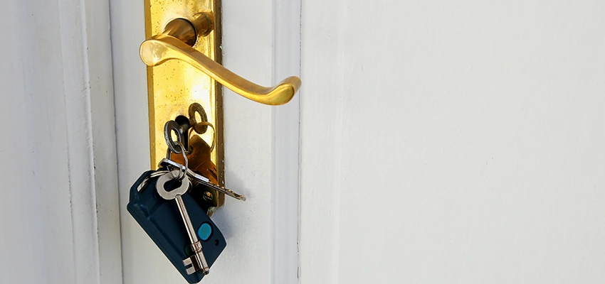 Broken Door Key Extraction in Orlando, FL